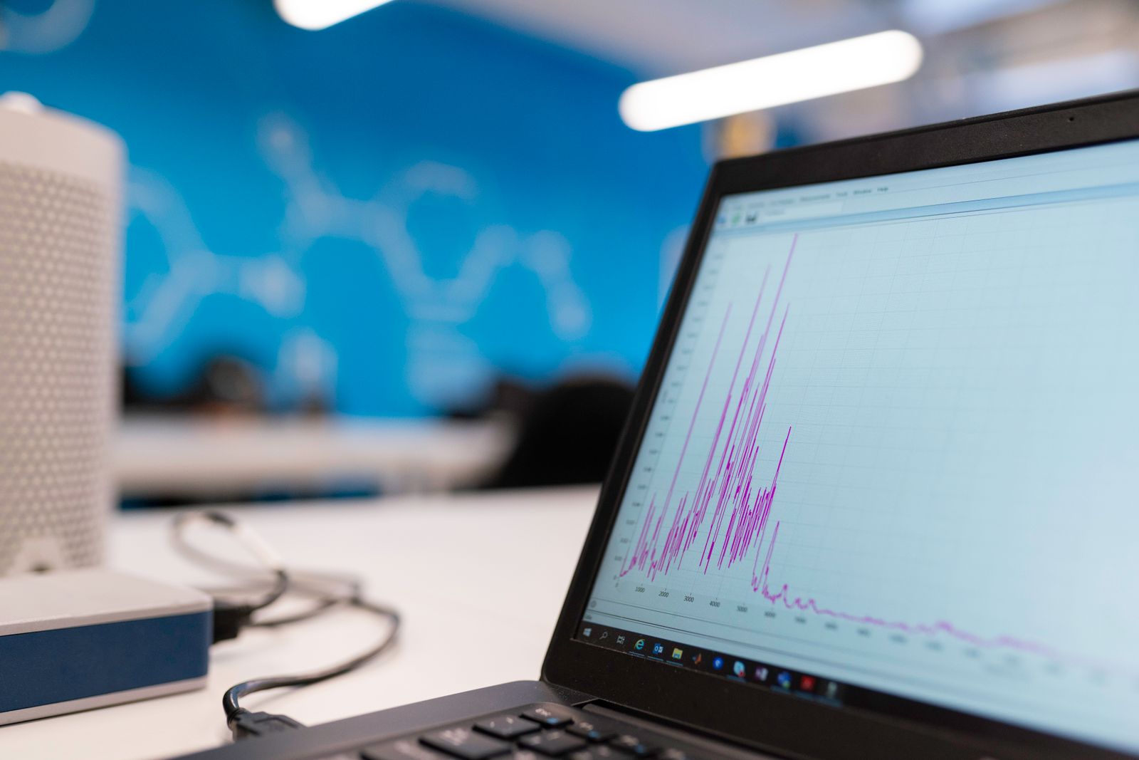 Grafico di crescita del traffico su schermo di computer portatile